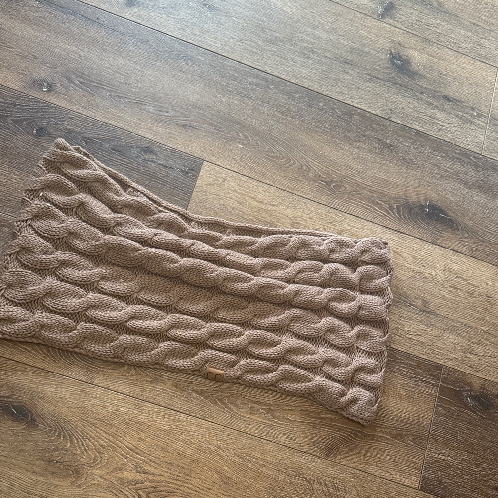 C.C. Knotted‎ infinity scarf